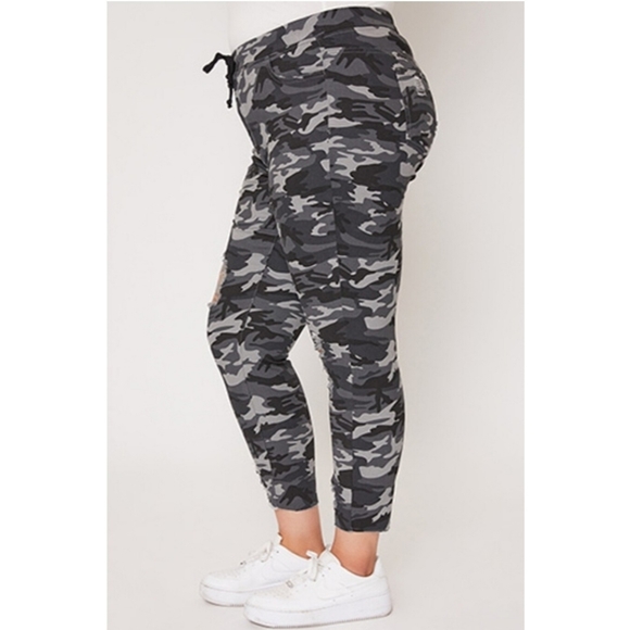 Camo High Rise Ankle Jogger - Picture 7 of 9
